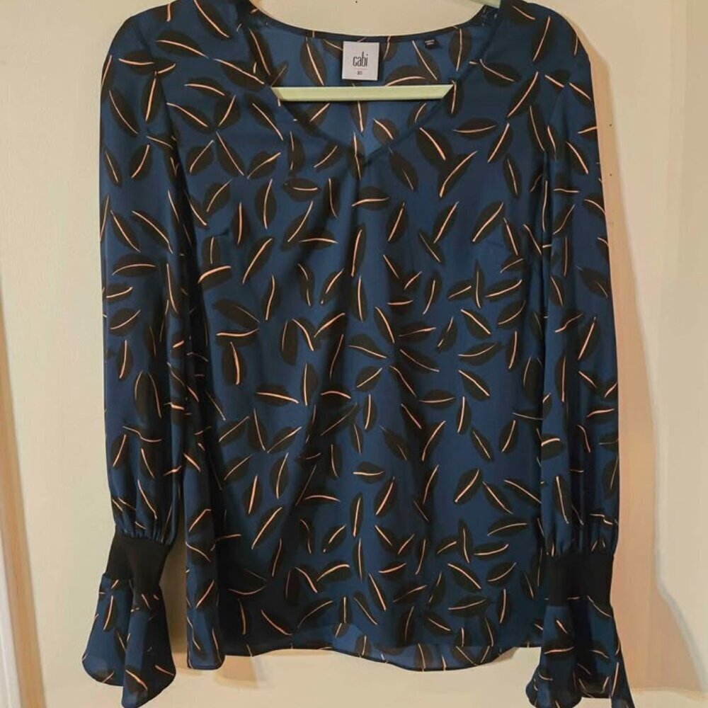 CAbi Shadow Leaf Blouse Size XS - Picture 2 of 10